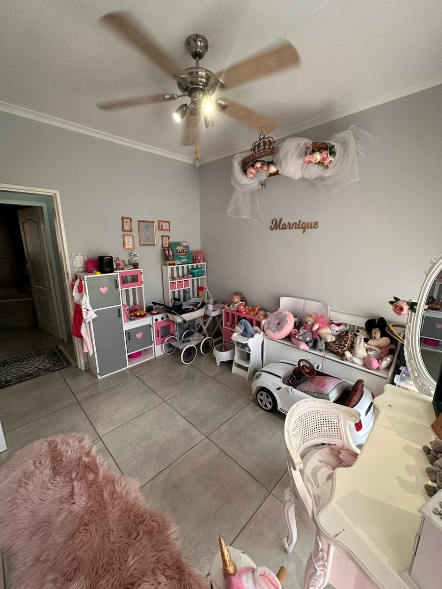 3 Bedroom Property for Sale in Flamwood North West